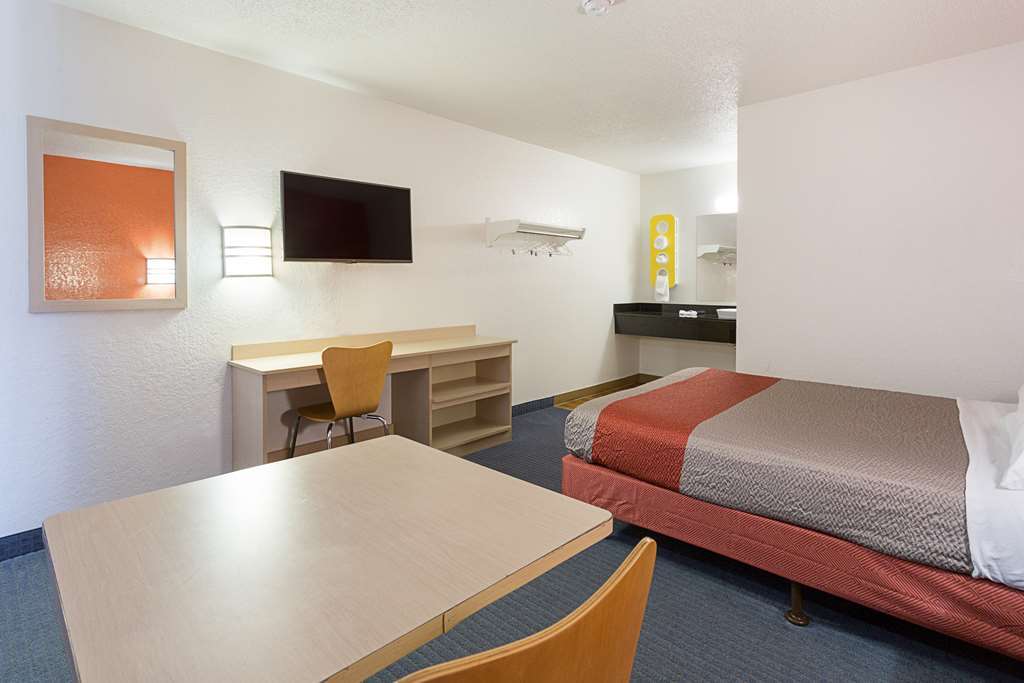 Motel 6-North Palm Springs, Ca - North Room photo