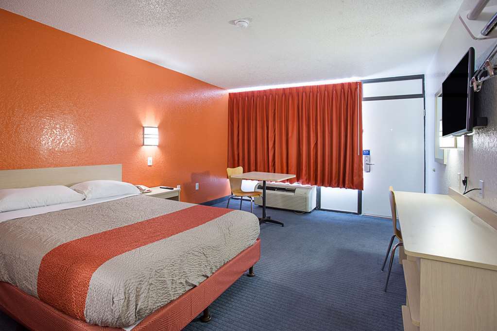 Motel 6-North Palm Springs, Ca - North Room photo